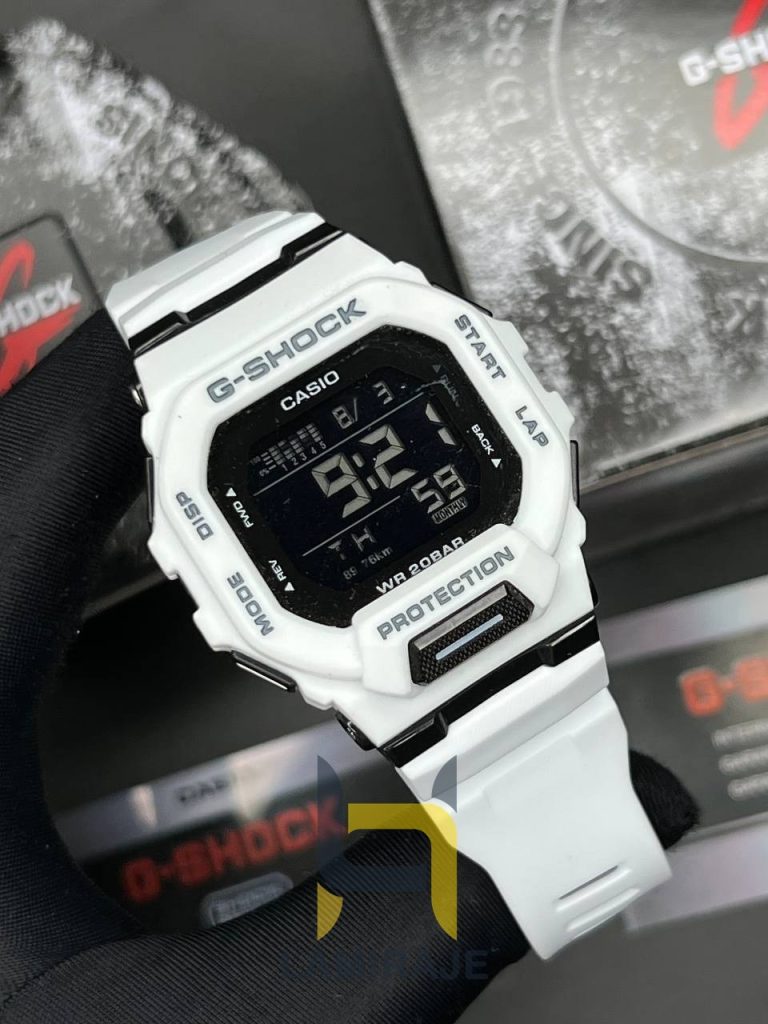 خرید ساعت مچی مردانه کاسیو G-Shock مدل GBD_200 دیجیتال بند سفید، شیک و مقاوم برای استایل اسپرت و روزمره.