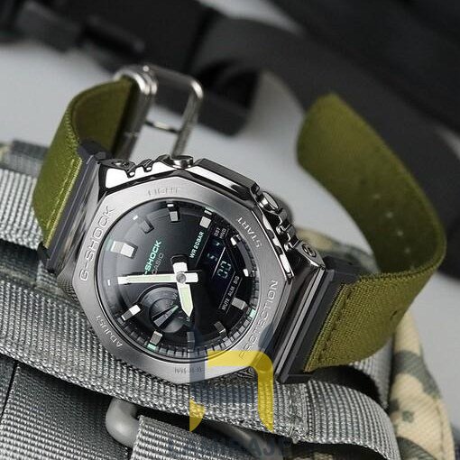 ساعت مچی مردانه جی شاک G-Shock GM-2100C دیجیتال استیل سبز، خرید ساعت با بند برزنتی و سنسور اتولایت.
