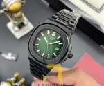 خرید ساعت مچی مردانه پتک فیلیپ Patek Philippe مدل 8، ساعت دیجیتال کلاسیک با صفحه سبز و بند استیل مشکی.