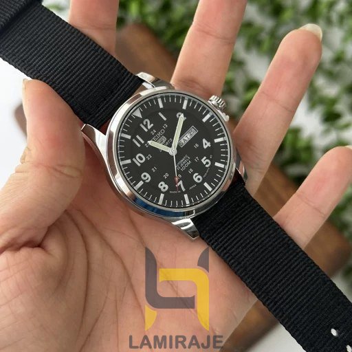 ساعت مچی مردانه سیکو Seiko مدل خلبانی، دیجیتال، رنگ مشکی؛ خرید ساعت شیک و کلاسیک با بند چرمی.